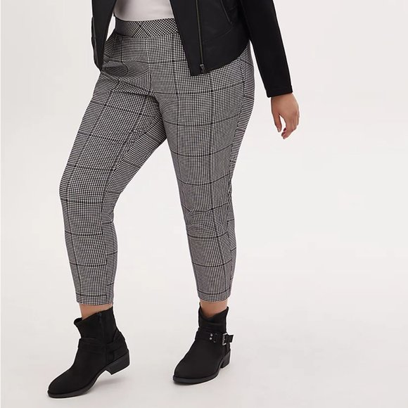 torrid Pants - Torrid 1X (14-16) Pants Crepe Houndstooth Plaid Black White Ankle Pull On NWT
